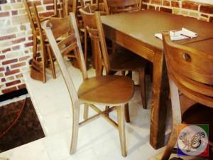 صندلی و میز رستوران ایتالیایی دکوراسیون چوبی سنتی