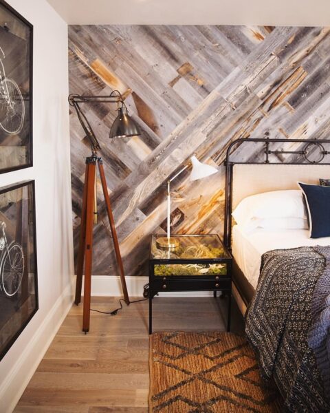 دیوارکوب چوبی اتاق خواب