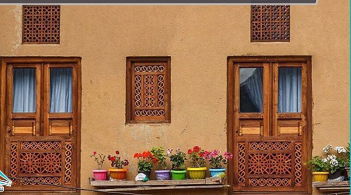 معماری خانه باغ ایرانی ، درب و پنجره گره چینی