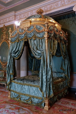 تختخواب سلطنتی ، 1773 ، چوب های منبت کاری شده و حکاکی و مروارید ، داماس ابریشم ، اتاق خواب سلطنتی - Harewood House