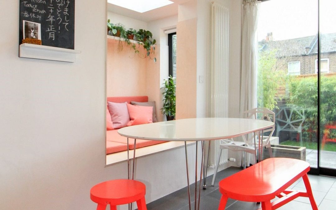 گوشه های کوچک میز ناهار خوری چوبی ایده آل برای خانه مدرن شما