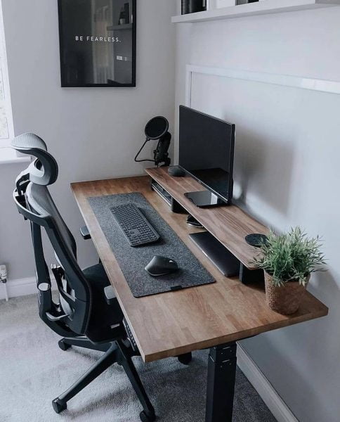 میز کاری با خصوصیات میز کامپیوتر