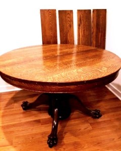 میز گرد چوبی , چوب بلوط