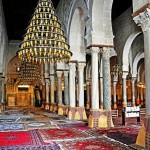 نمایی داخلی از مسجد جامع قیروان در تونس.