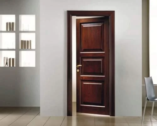 نمونه ای از درب چوبی در خانه