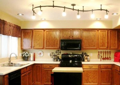 نورپردازی اشپزخانه , لوستر و چراغ های سقفی در دکوراسیون آشپزخانه