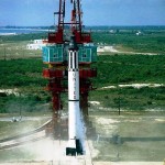 پرتاب فضاپیمای مرکوری رادستون ۳ که آلن شپارد را به فضا برد. (۵ مه ۱۹۶۱)
