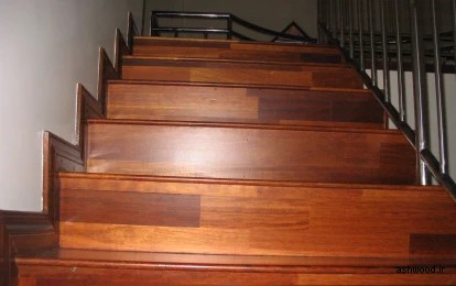 کف پله چوبی ساخته شده از صفحات فینگر جوینت چوب راش