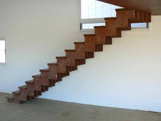 پله چوبی کف پله سه لایی