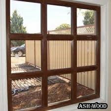انواع پنجره چوبی