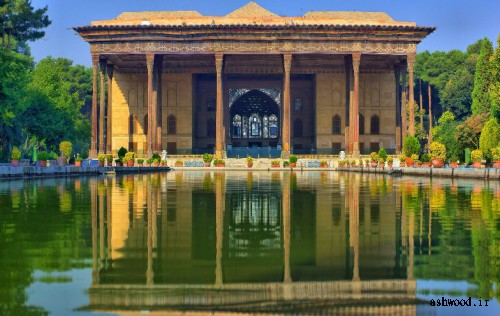 کاخ چهل ستون در اصفهان