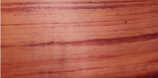 چوب قرمز برای درب چوبی