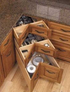 کشو و قفسه های کاربردی آشپزخانه