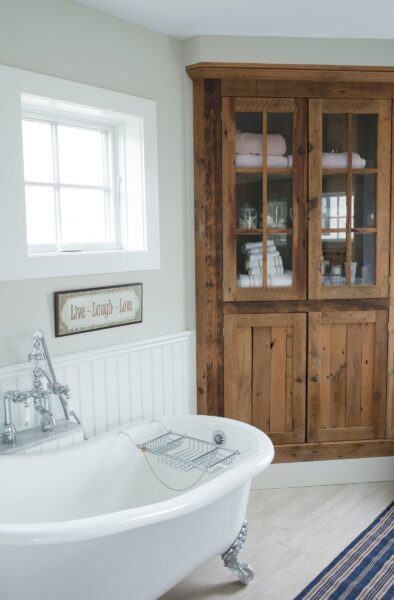 کابینت گوشه ای چوبی در حمام