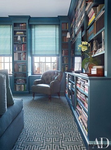 کتابخانه چوبی به رنگ آبی